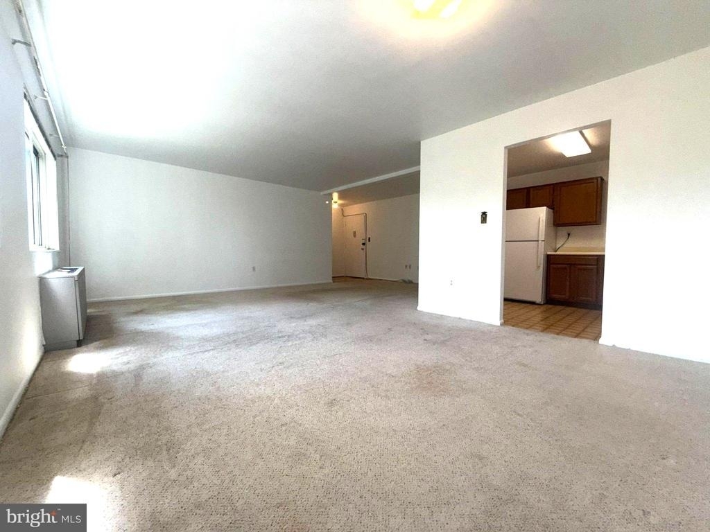 200 N Maple Avenue - Photo 17
