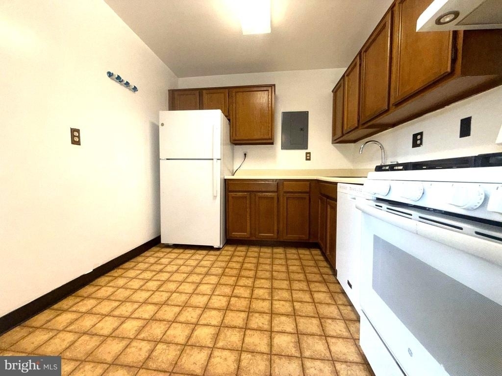 200 N Maple Avenue - Photo 18