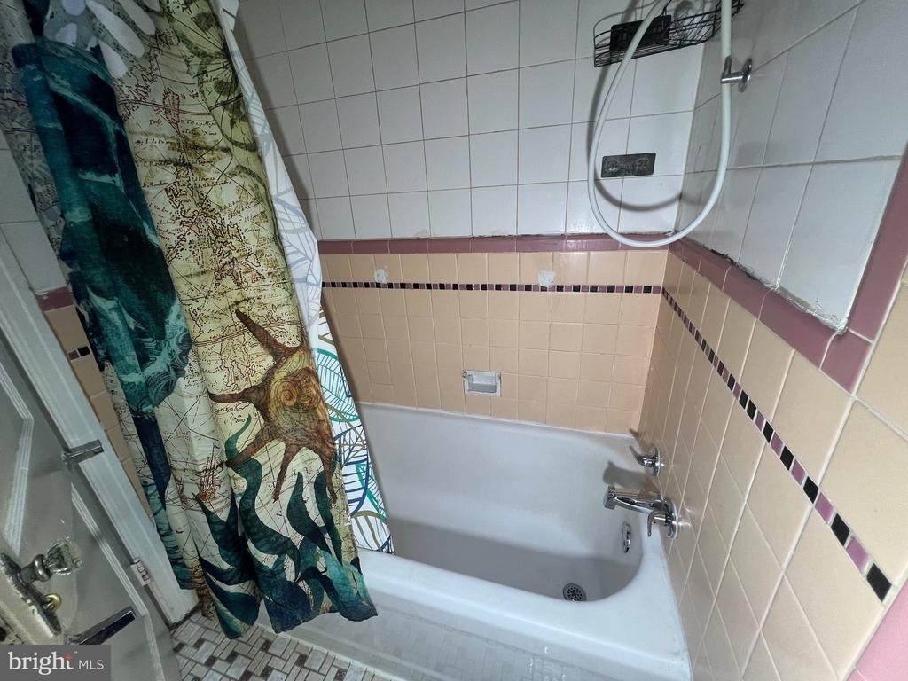 6715 Rutland Street - Photo 18