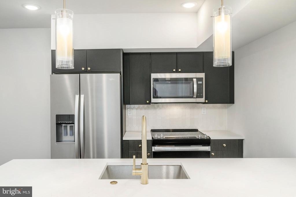 1102 Germantown Avenue - Photo 1