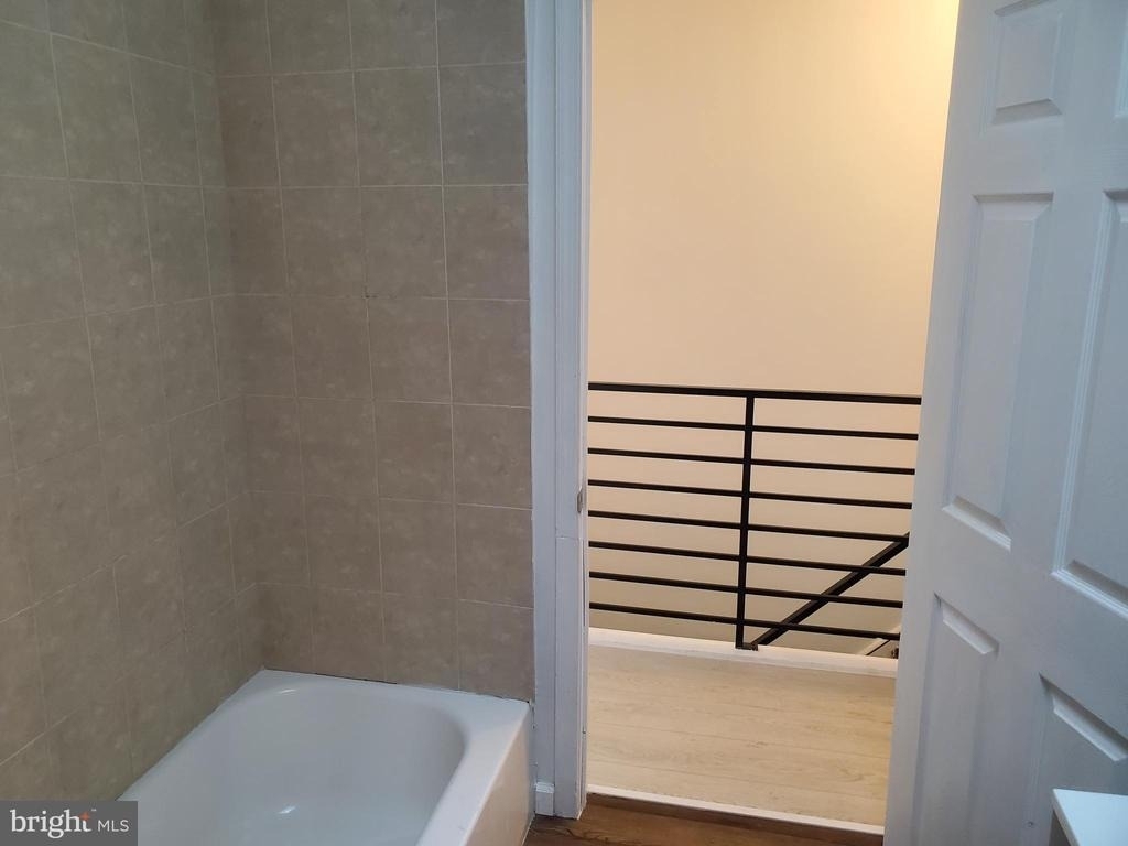 6040 Ogontz - Photo 5
