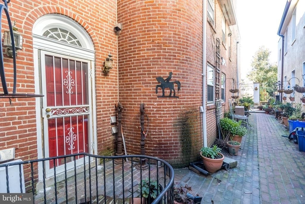 618 S Front Street - Photo 12