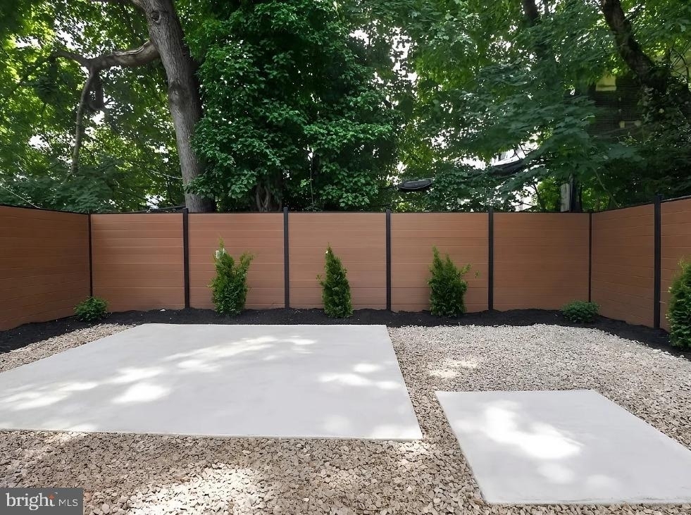 532 E Johnson Street - Photo 7