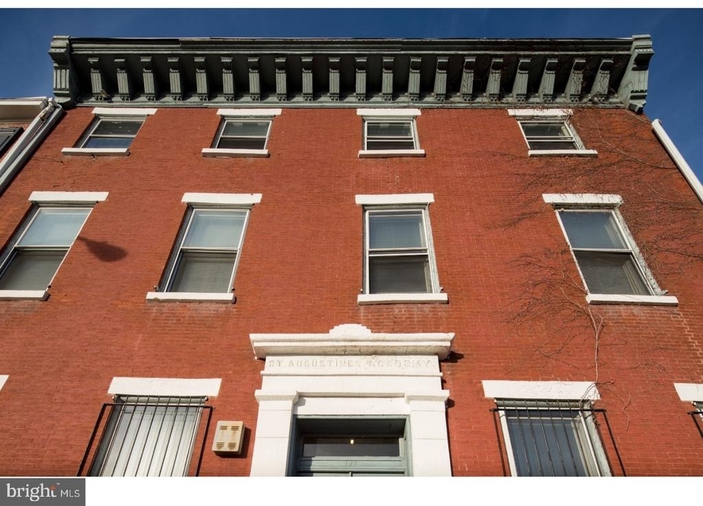 427 Vine Street - Photo 1