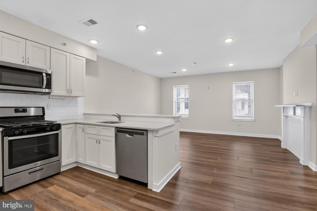 541 N Orianna Street - Photo 0