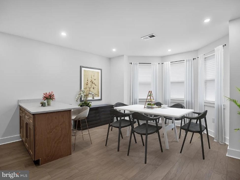 532 E Johnson Street - Photo 3