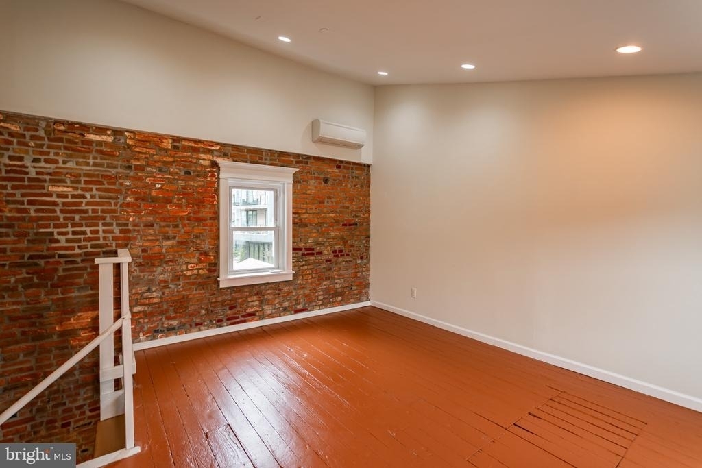 211 W Stiles Street - Photo 14