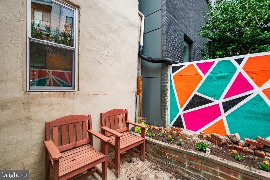 211 W Stiles Street - Photo 17