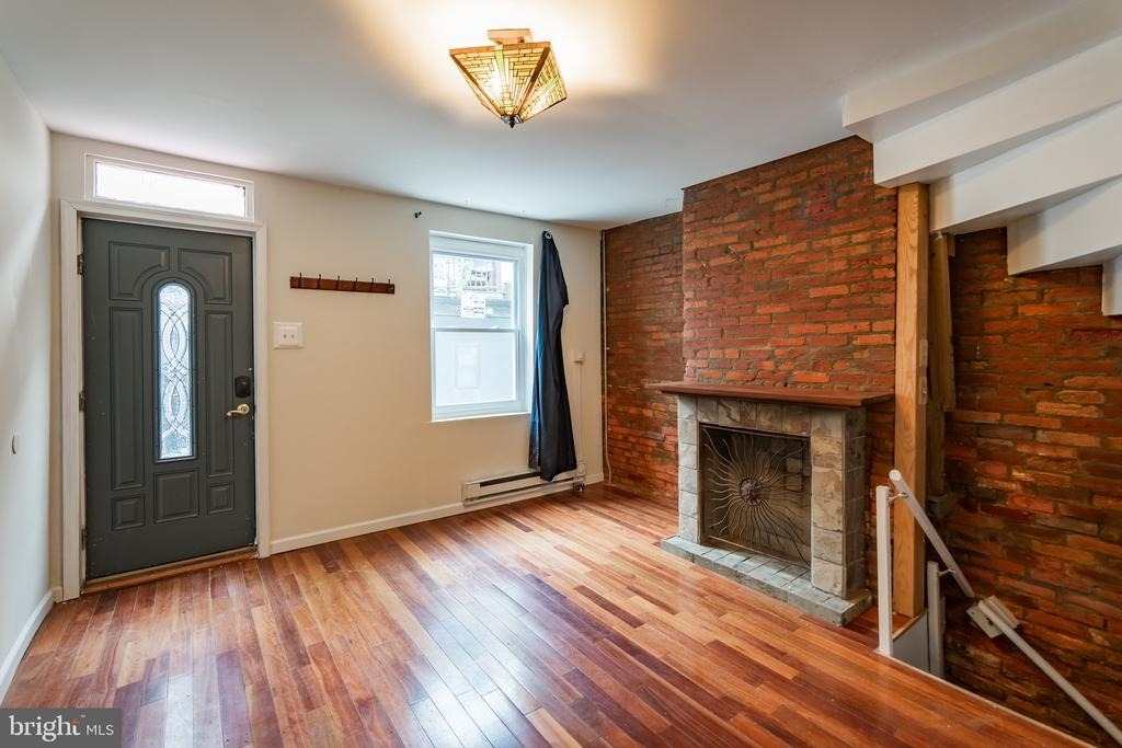 211 W Stiles Street - Photo 1