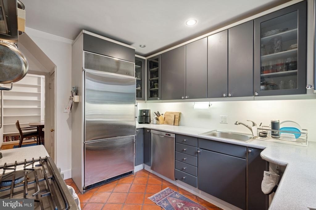 2518 Panama Street - Photo 10