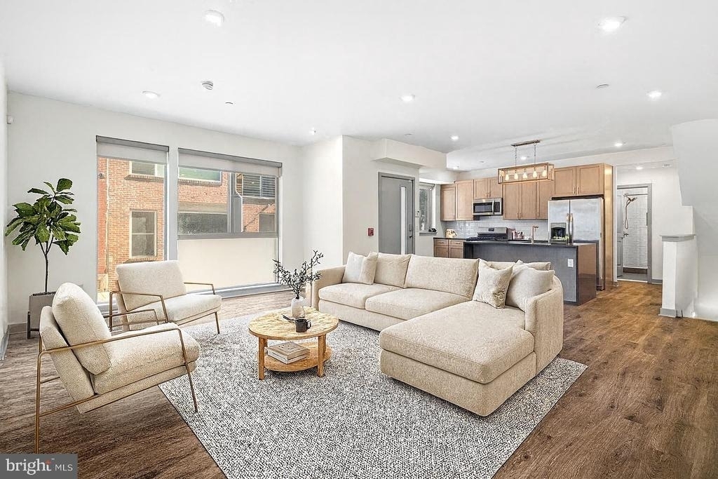 411 W Berks Street - Photo 0