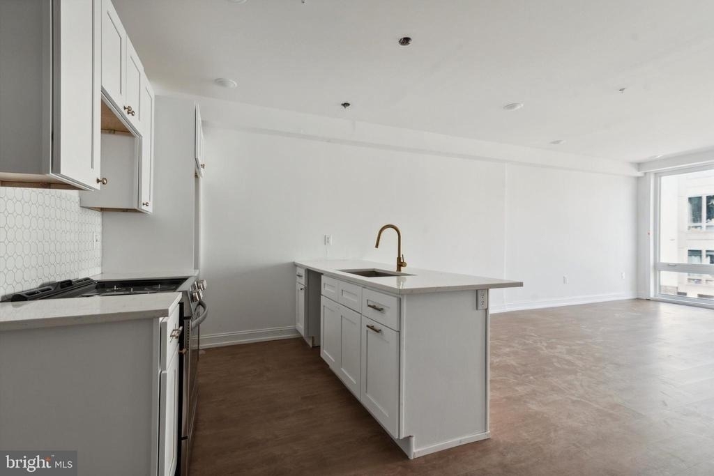 1614 Ridge Avenue - Photo 3