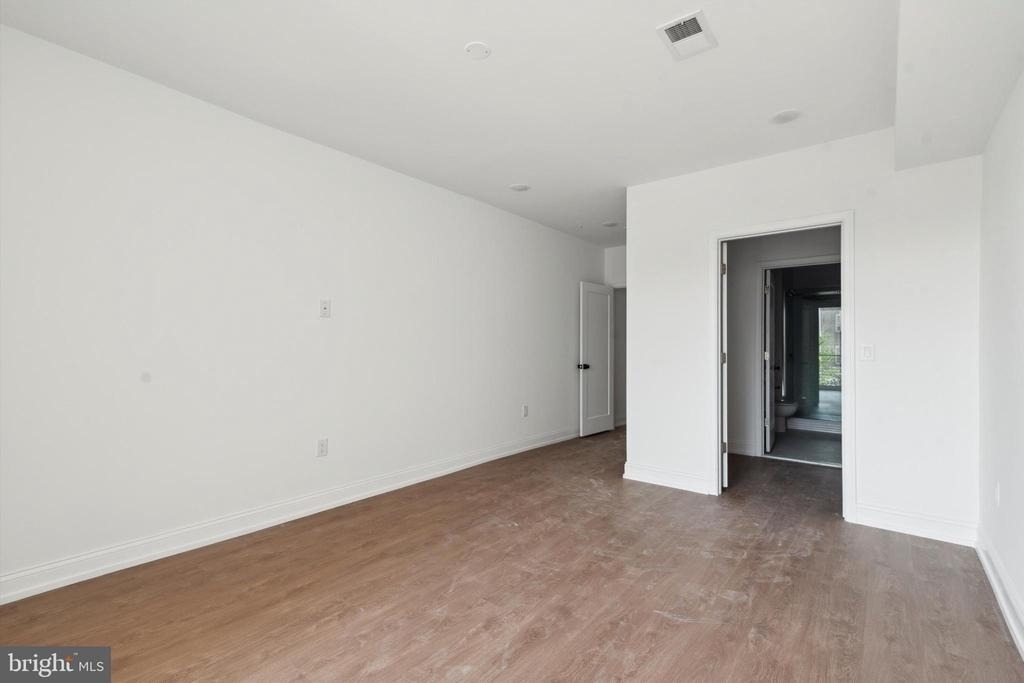 1614 Ridge Avenue - Photo 18