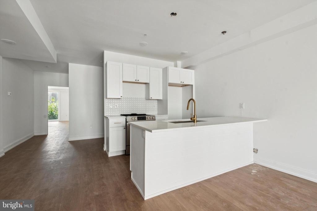 1614 Ridge Avenue - Photo 6