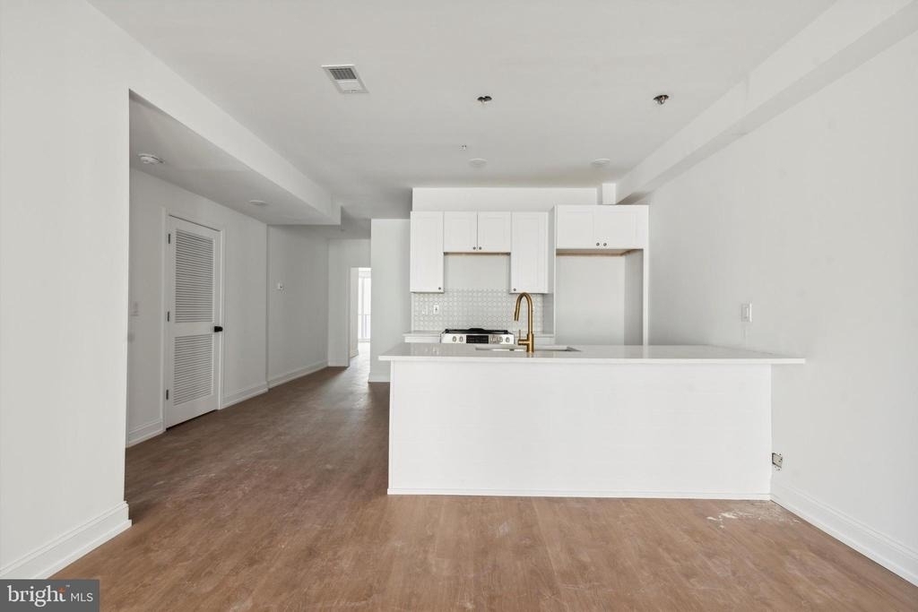 1614 Ridge Avenue - Photo 5