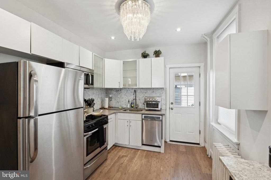 2511 E Oakdale Street - Photo 4