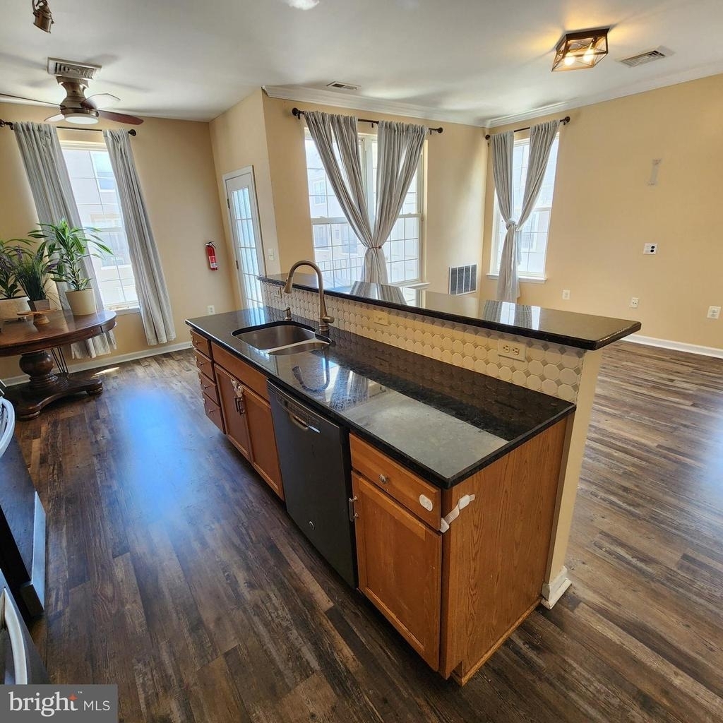 1301 N 32nd Street - Photo 5
