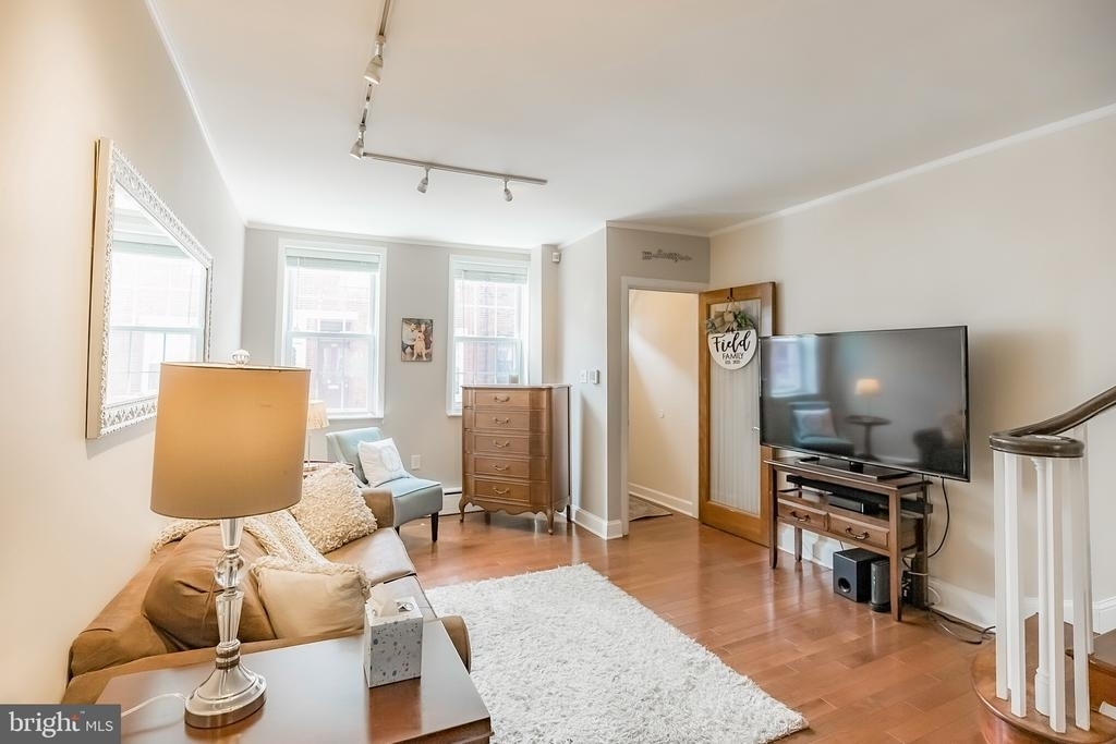 1045 Mercy Street - Photo 3