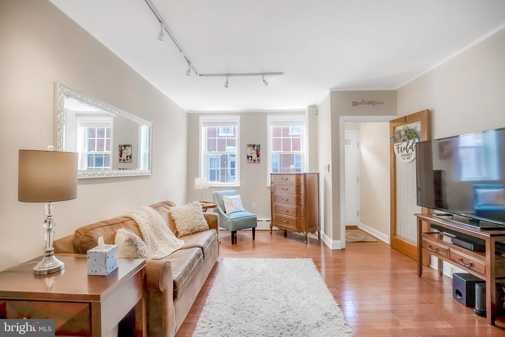 1045 Mercy Street - Photo 0