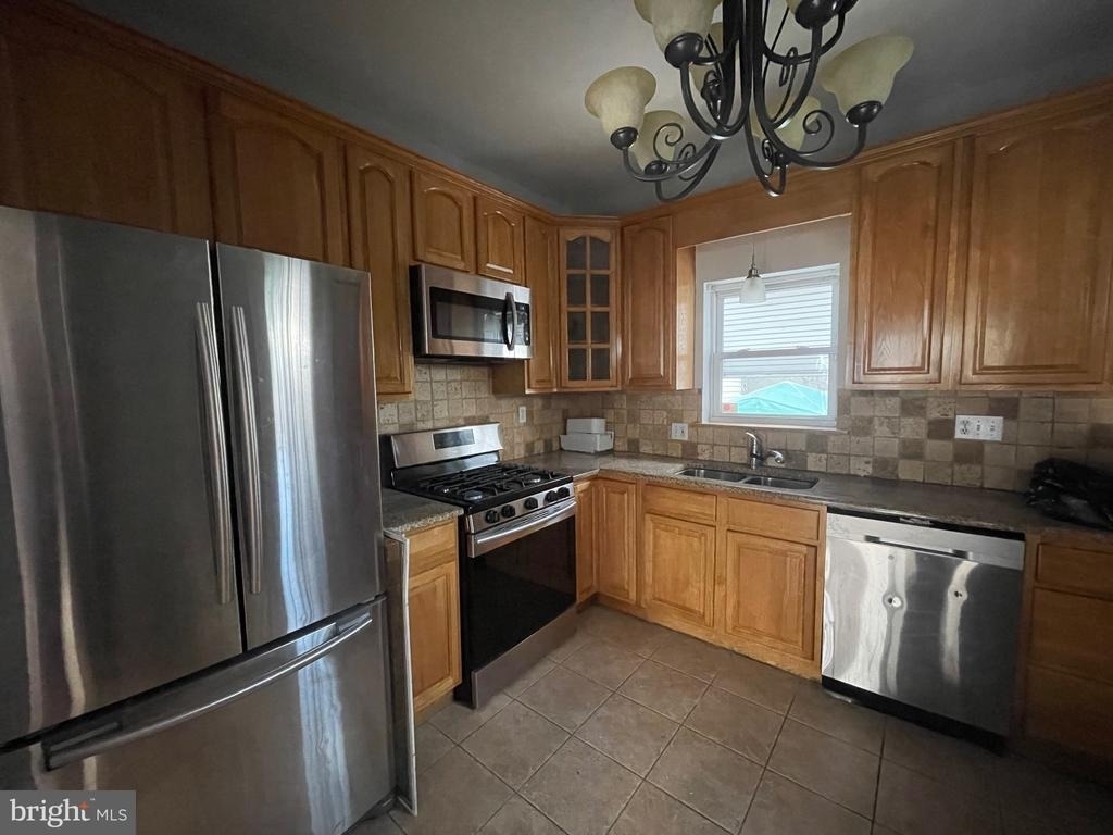 2024 S Philip Street - Photo 3