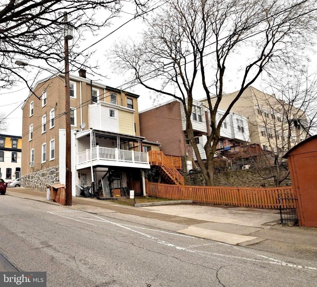 140 Kalos Street - Photo 20