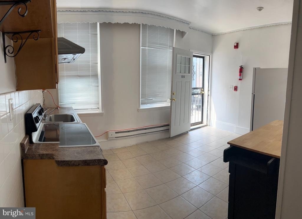 1515 Dickinson Street S - Photo 1
