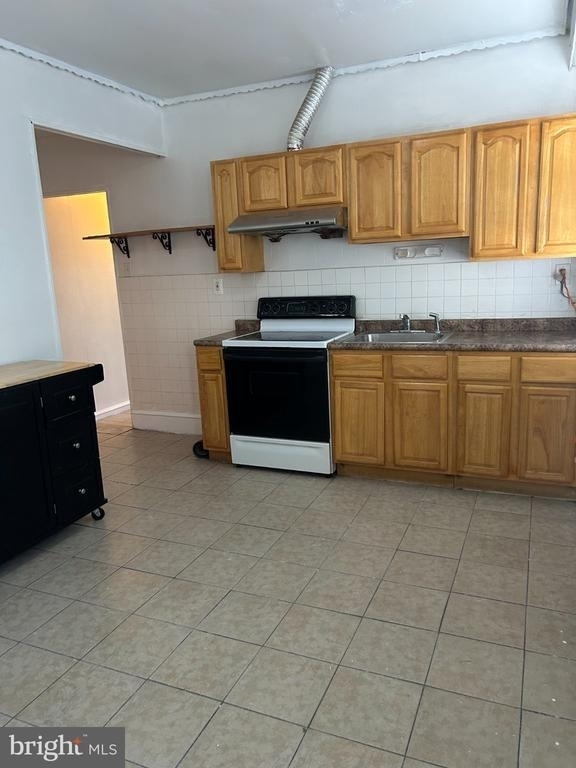 1515 Dickinson Street S - Photo 2