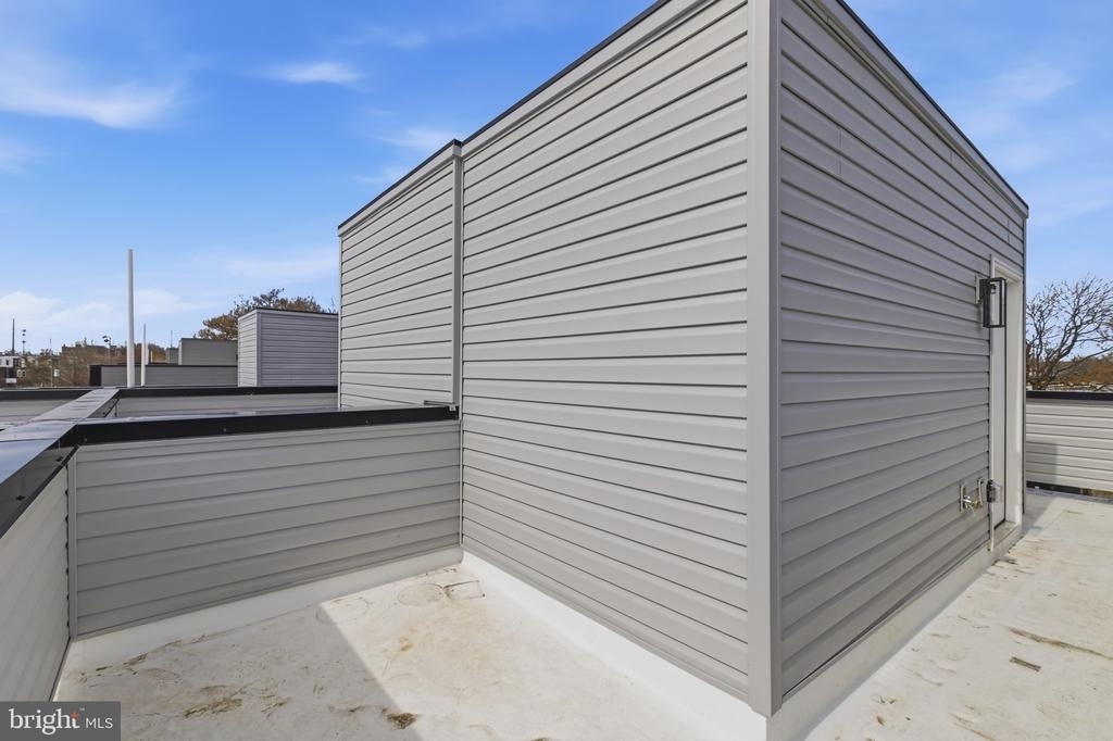 1043 W Orleans Street - Photo 21