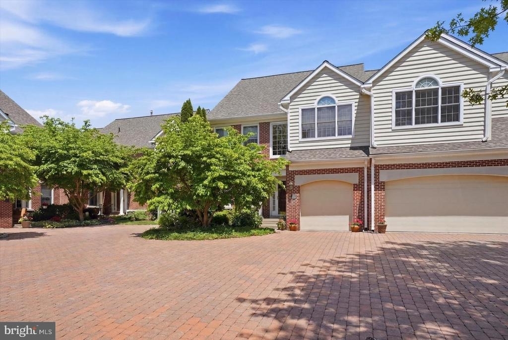 209 Westminster Place - Photo 0