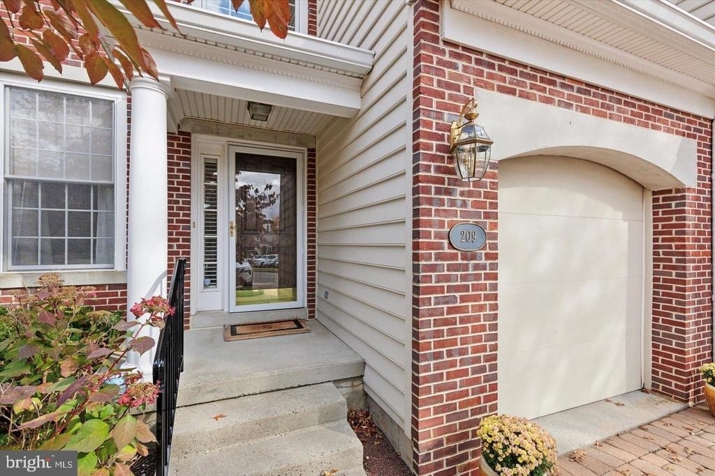 209 Westminster Place - Photo 1