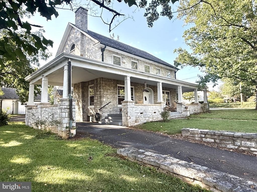 135 Loudon Road - Photo 0