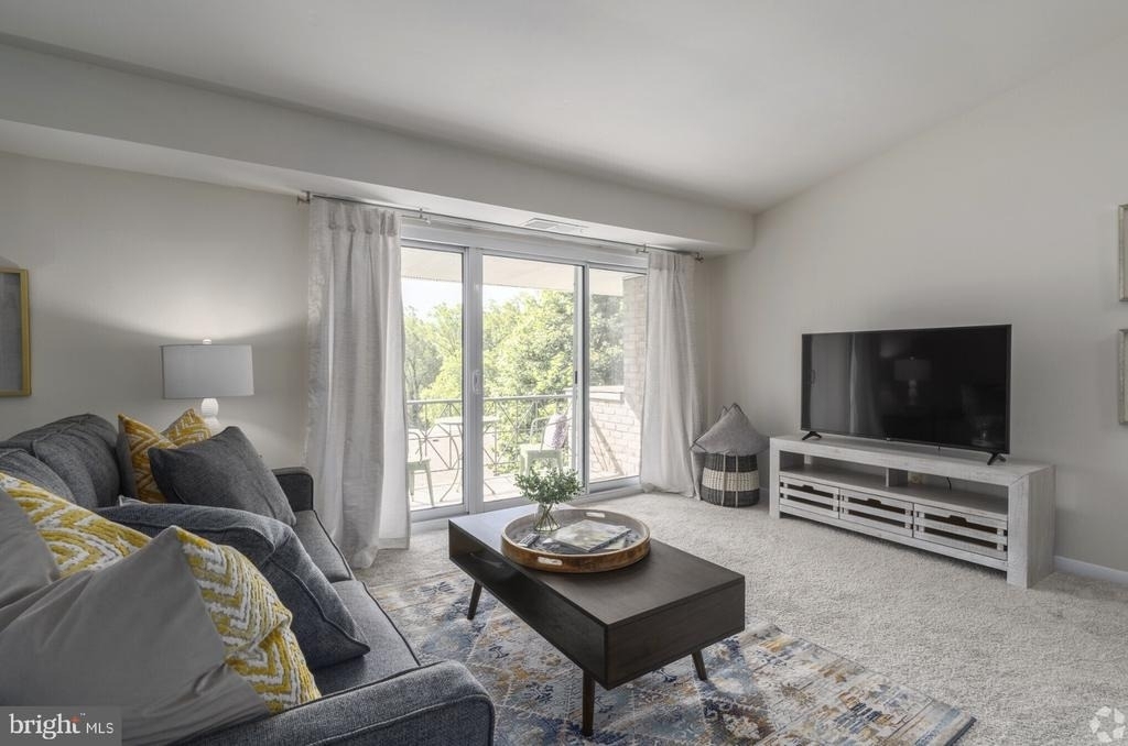 284 Iven Avenue - Photo 9