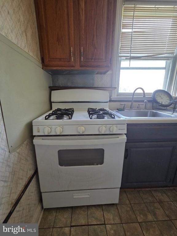 881 Windermere Avenue - Photo 4