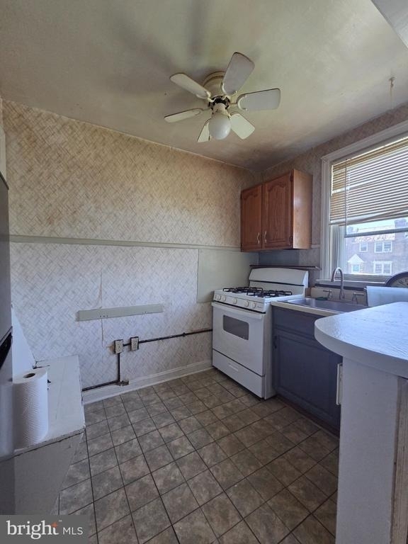 881 Windermere Avenue - Photo 3