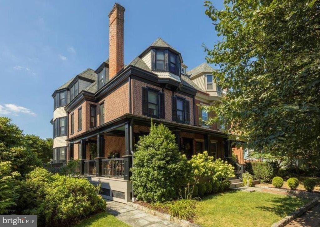 415 W Union Street - Photo 1