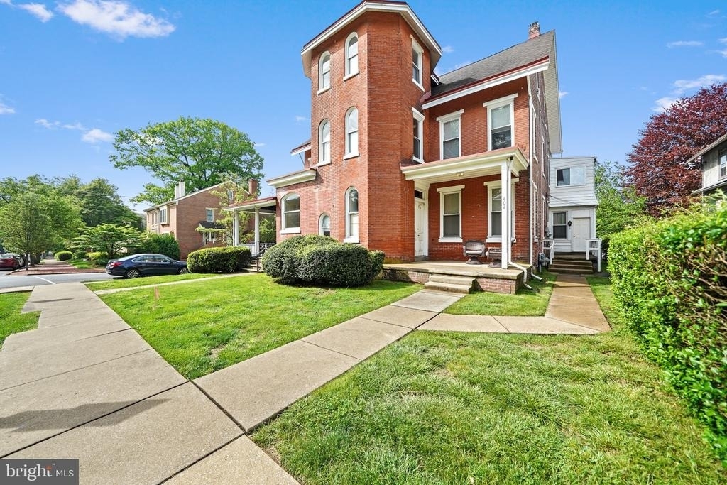 402 N Church Street - Photo 1
