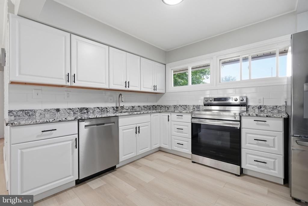 407 Holly Drive - Photo 6