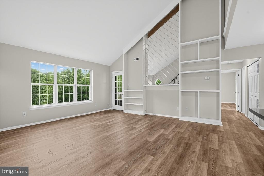 726 Sedgewick Court - Photo 7