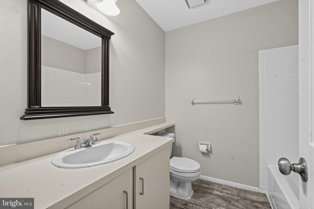 726 Sedgewick Court - Photo 20