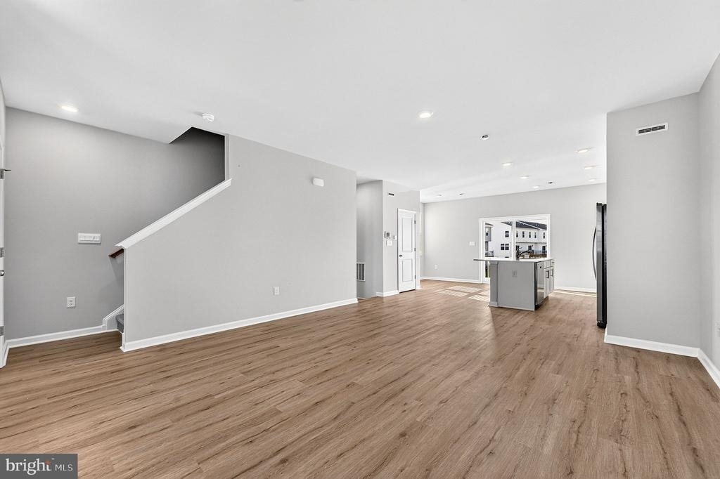 157 Essex Drive - Photo 7