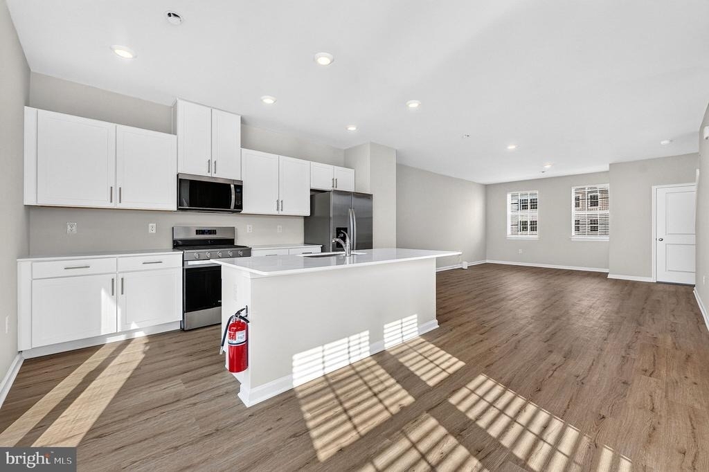 157 Essex Drive - Photo 4