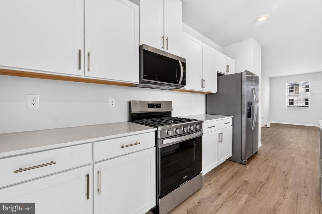 157 Essex Drive - Photo 3