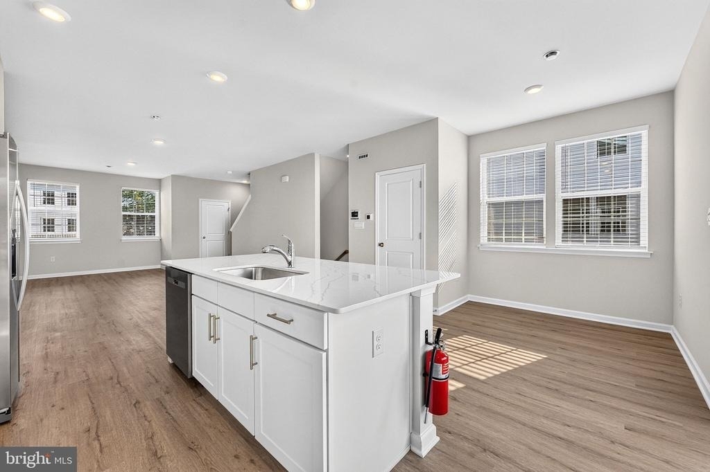 157 Essex Drive - Photo 5