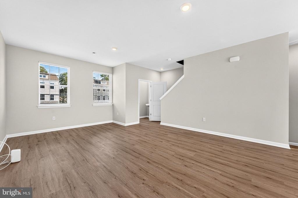 157 Essex Drive - Photo 6