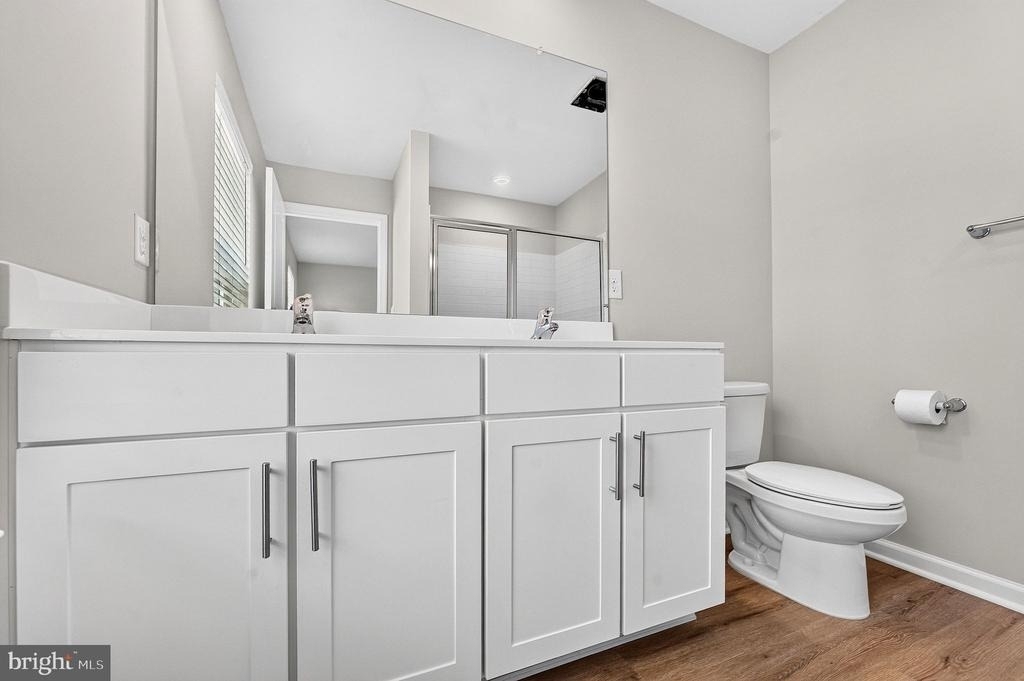 157 Essex Drive - Photo 10