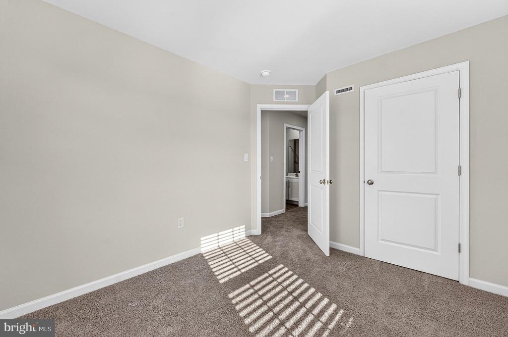 157 Essex Drive - Photo 15