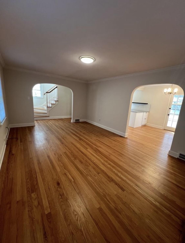 403 Wesley Street - Photo 3