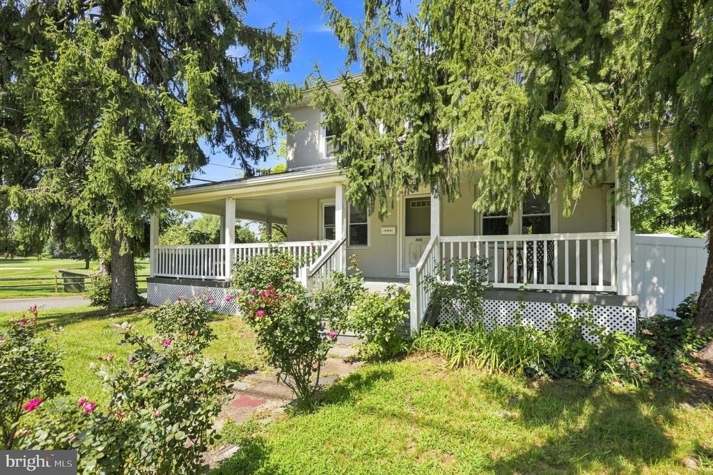 400 W Chapel Avenue - Photo 1