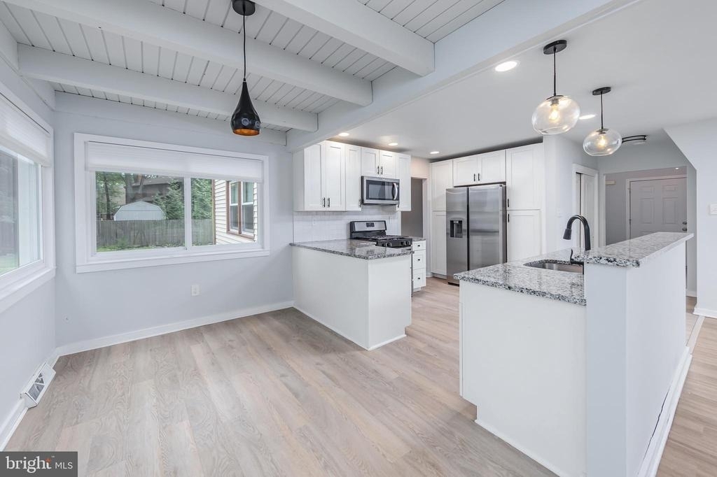 115 Greenvale Court - Photo 4