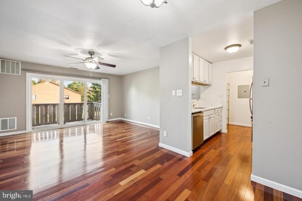 706 Woodhollow Drive - Photo 9